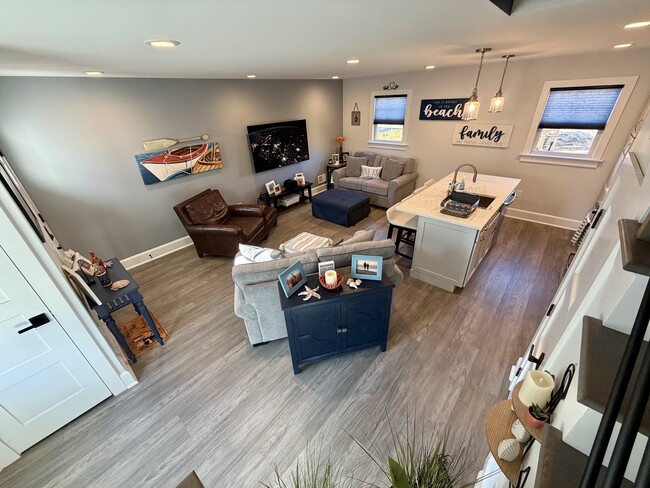 Photo - 502 12th Ave