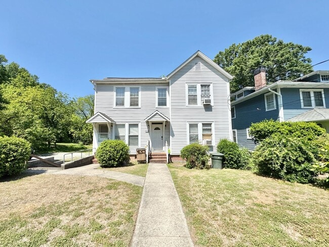 Building Photo - Adorable 1 Bedroom in Dunleath Historic District