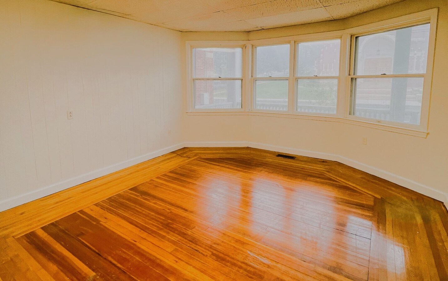646/648 Tyler Street - 646/648 Tyler Street Apartment Unit 646