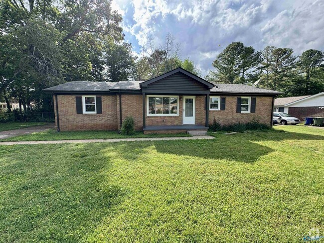 Building Photo - 3207 Searcy Dr NW Rental