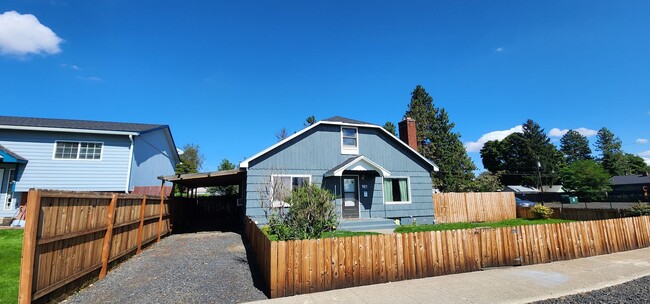 Charming 4 Bed, 2 Bath Home in Spokane! *S... - Charming 4 Bed, 2 Bath Home in Spokane! *S...