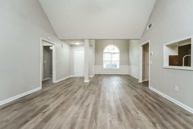 Photo - 663 Stonecrest Dr