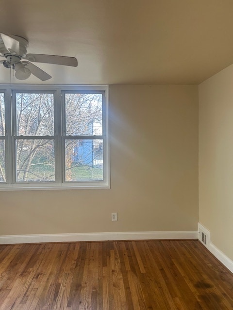 Photo - 1549 Fort Dupont St SE