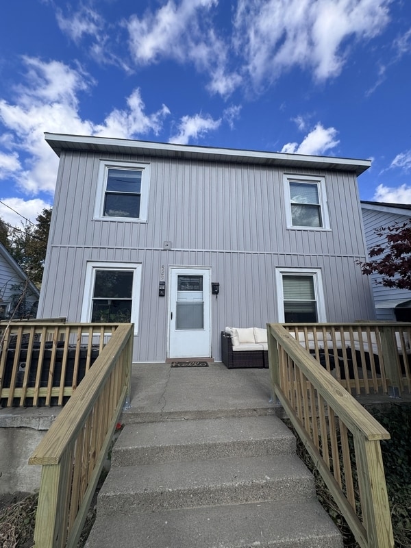 Building Photo - 829 Flat St NE Unit #1