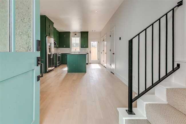 Building Photo - 1056 Hangar Dr