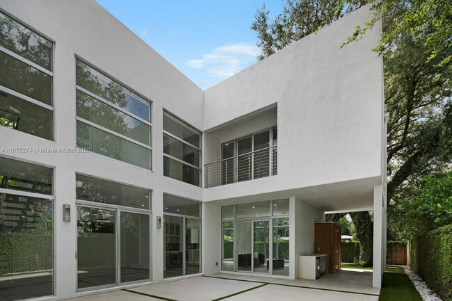 Building Photo - 5720 SW 24th St Rental