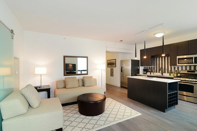 Photo - 75 E Lake St