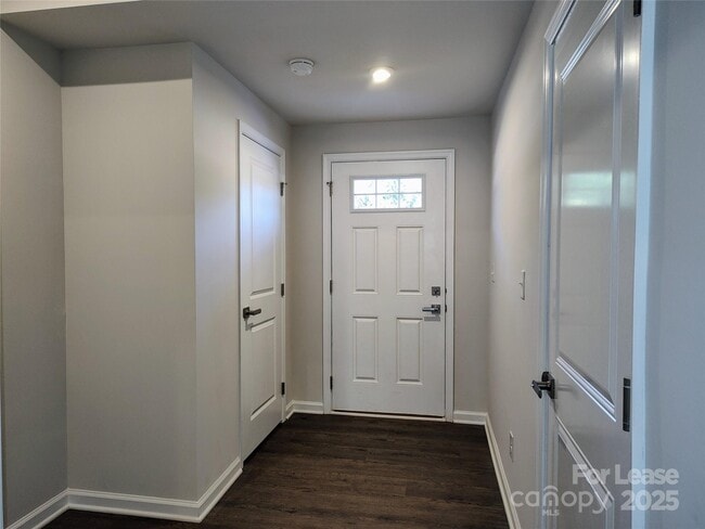 Photo - 8031 Sinnet Pl