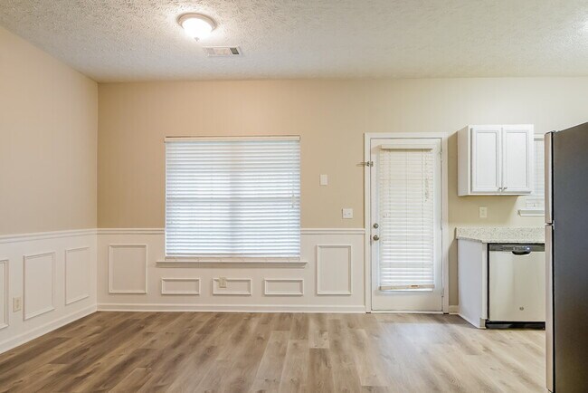 Photo - 145 Prescott Ct