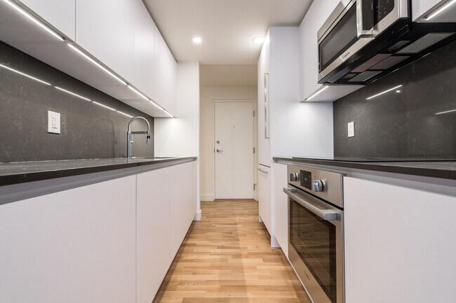 Building Photo - 56 Eccleston Drive Unit 313