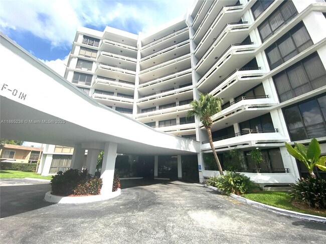 Photo - 13953 Kendale Lakes Cir Unit 210B