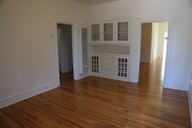 Photo - 2204 Parkway Dr
