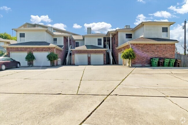 Building Photo - 305 Rawhide Loop Rental