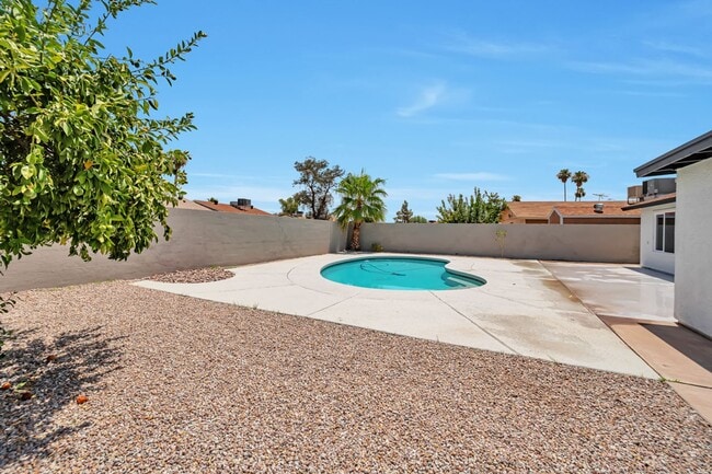 3 Bedroom 2 Bath with Pool! - 3 Bedroom 2 Bath with Pool!