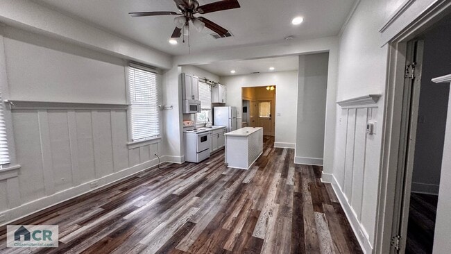 University Area 5bd/3ba With Private Backy... - University Area 5bd/3ba With Private Backy... House