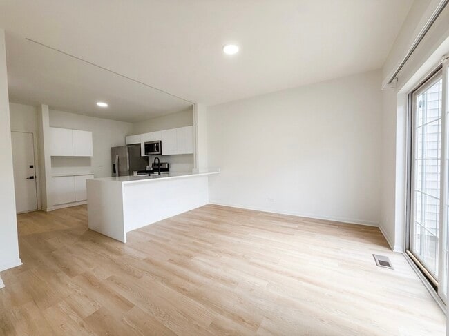 Photo - 1089 Ellsworth Dr