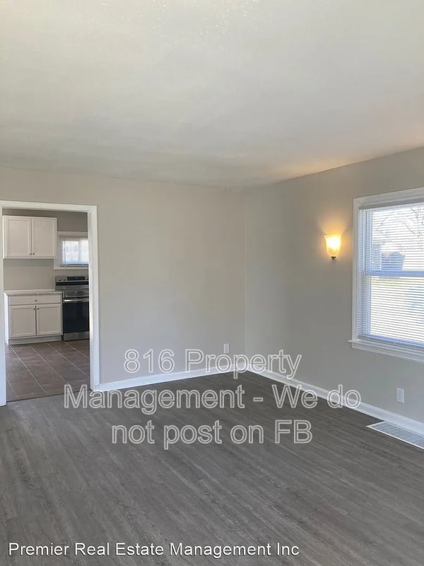 Photo - 7614 Eby Ave