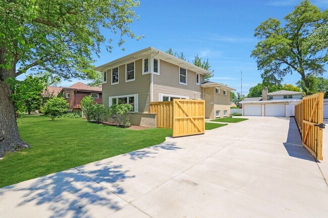 Photo - 1247 Sherwood Rd
