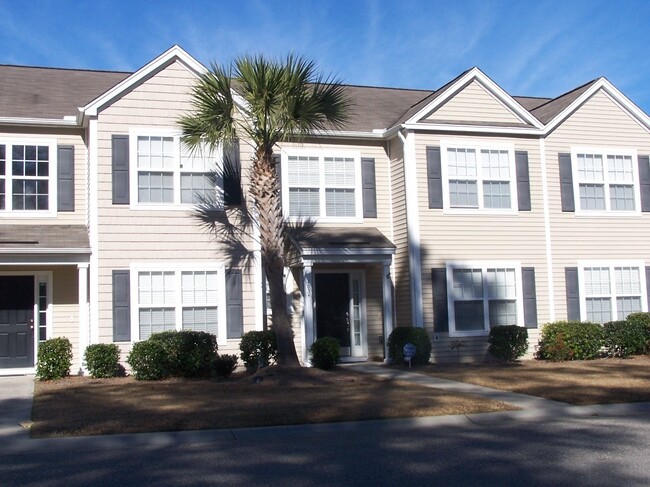 Beautiful 3 Bedroom Townhome in Wescott Pl... - Beautiful 3 Bedroom Townhome in Wescott Pl...