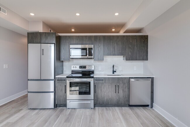 Building Photo - 811 N 40th St Unit 4