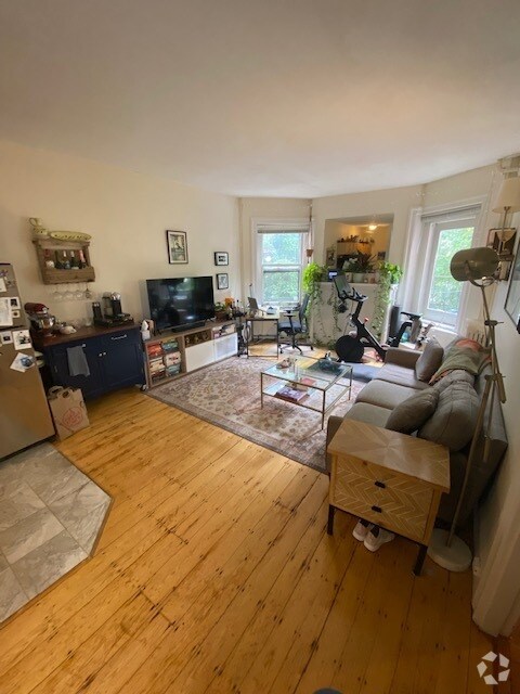 Building Photo - 1075 Beacon St Unit 3 Rental