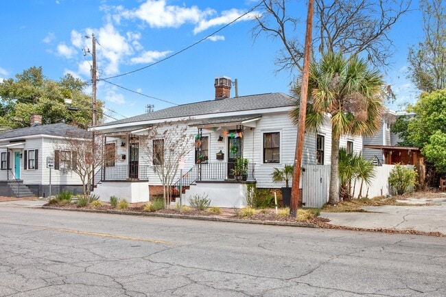 Photo - 1512 Barnard St