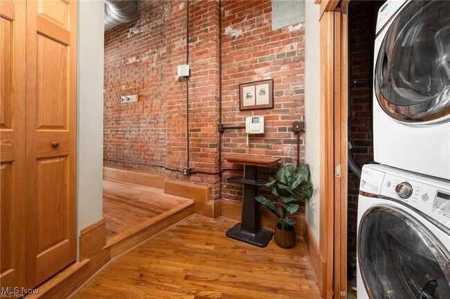 Photo - 1667 E 40th St Unit 3-G