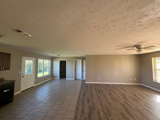 Photo - 2-bedroom, 2-bathroom home located in the ...