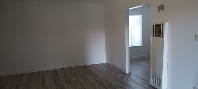 Photo - Palm Villa Apartments