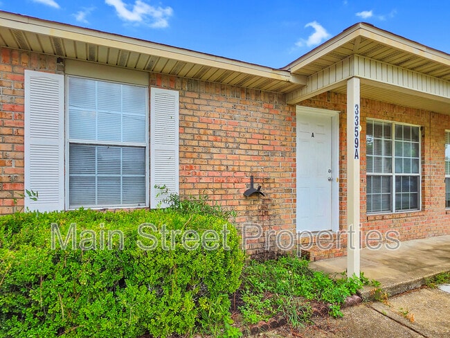 Building Photo - 3359 Green Briar Cir Unit A