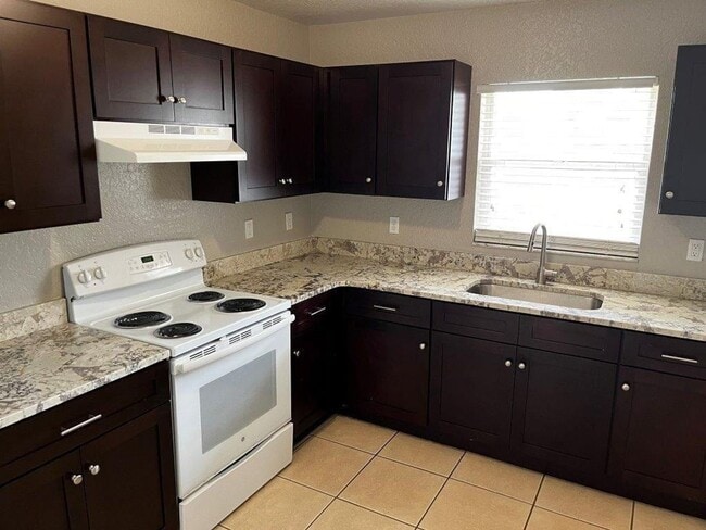 Photo - 354 Pearlwood St