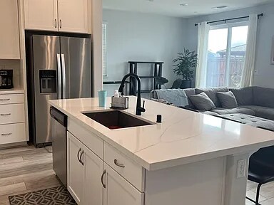 Photo - 630 Golden Violet Way