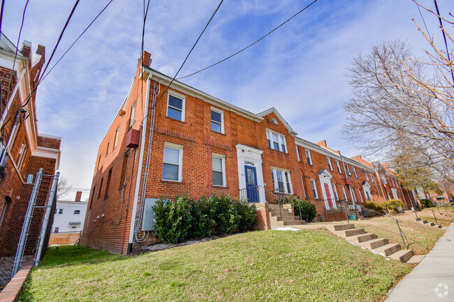 Building Photo - 4012 8th St NE Unit 4 Rental