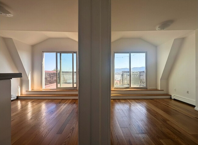 Building Photo - 498 Liberty St Unit 3