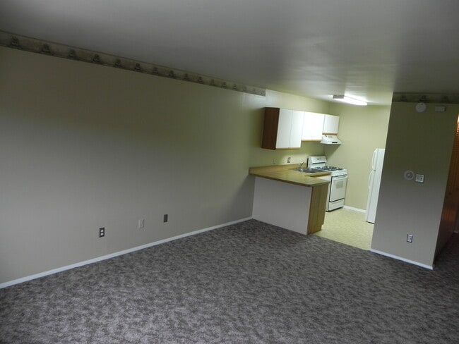 Photo - 125 Twin Oaks Dr