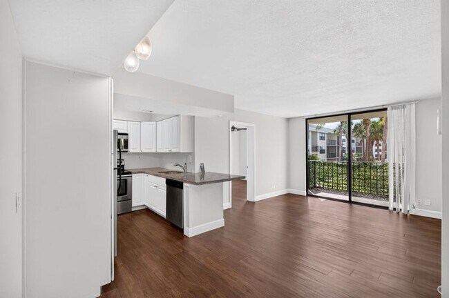 Photo - 706 Executive Center Dr Unit 23