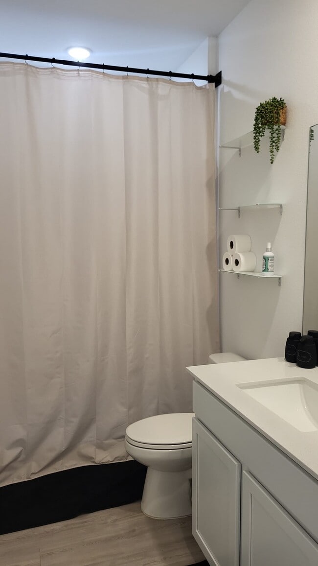 6827 Dutch Iris Dr Unit A