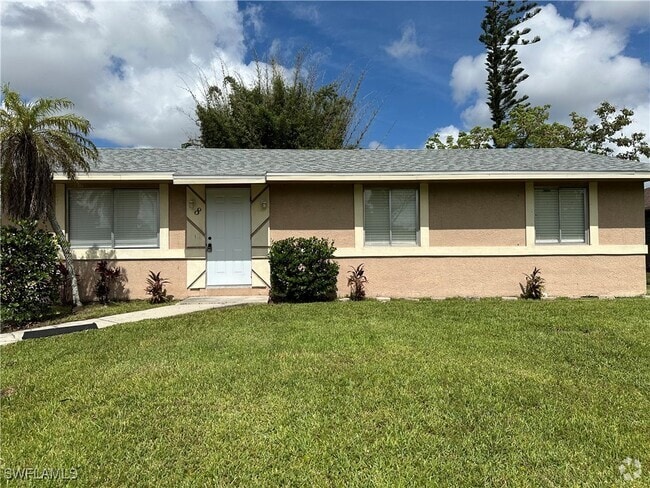 Building Photo - 8 Roanoke Dr Rental
