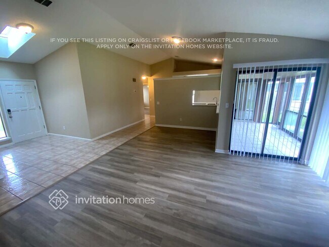 Photo - 2171 Aztec Dr W