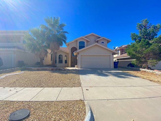 East El Paso 3 bed Refrig A/C w/Loft! - East El Paso 3 bed Refrig A/C w/Loft!