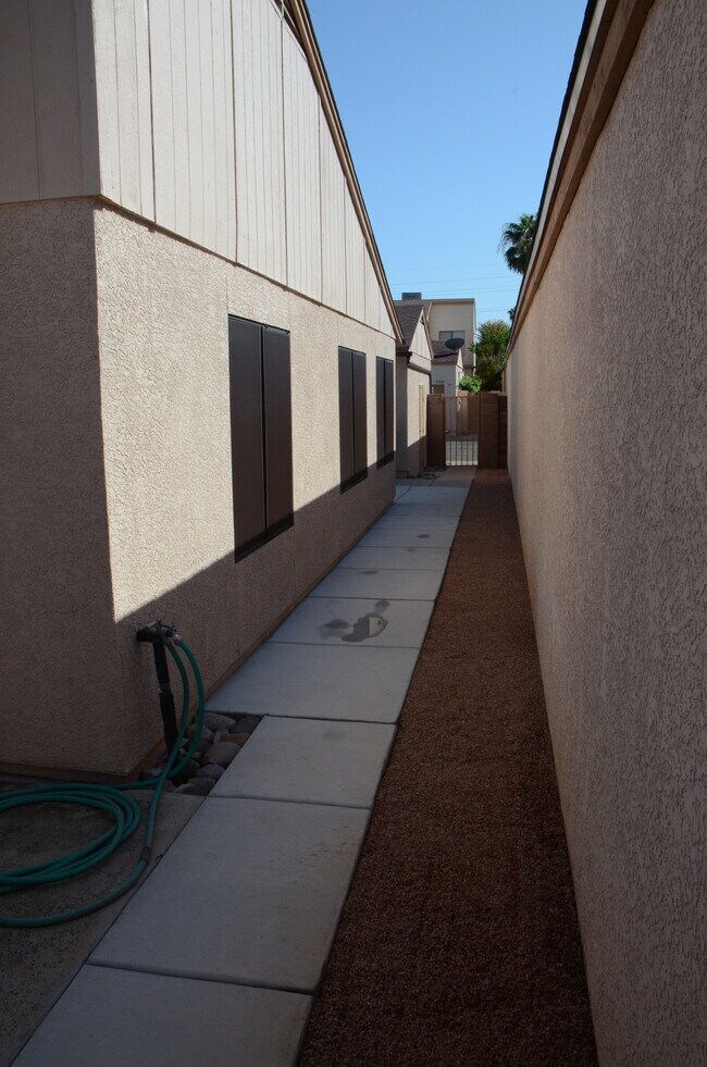 2438 N Palo Hacha Dr Townhome For Rent in Tucson, AZ