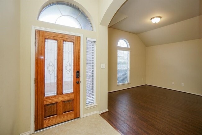 Photo - 2910 Fair Chase Dr