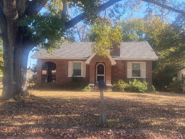 Building Photo - 1102 Murphy St