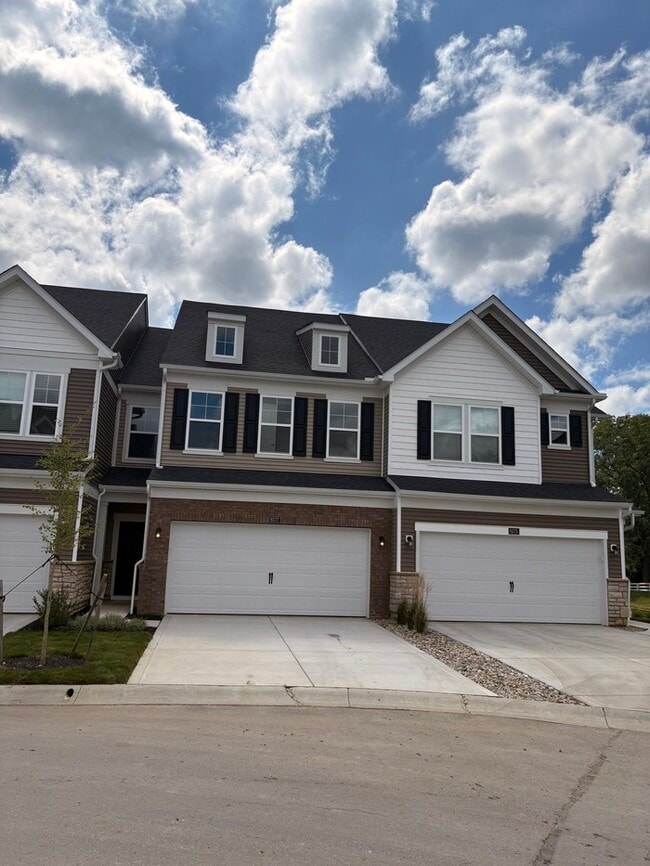 Building Photo - Charming 3 beds 3 baths in New Albany! Rental