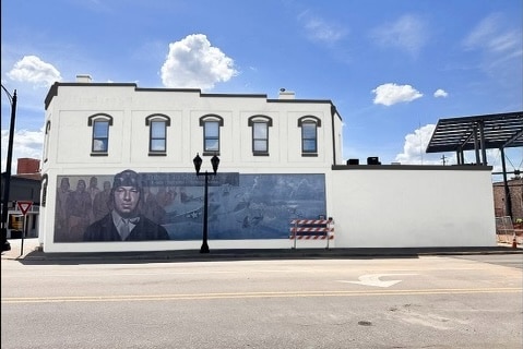 Photo - 161 E Main St