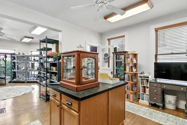 406 Ash St Unit #2