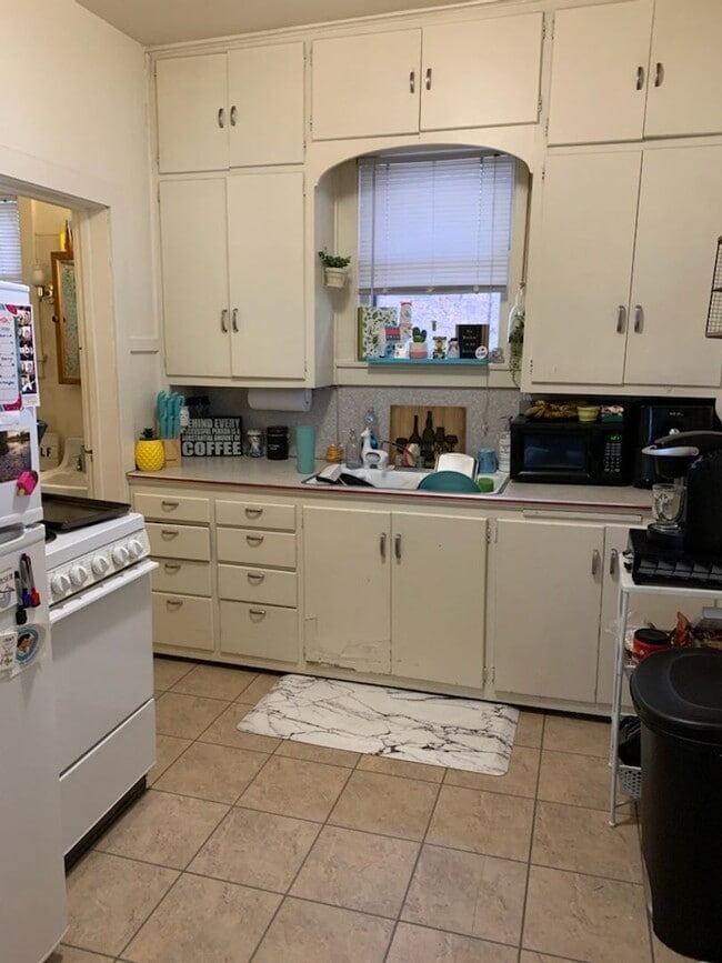 Photo - 605 Gray St Unidad 605 1/2 Gray Street