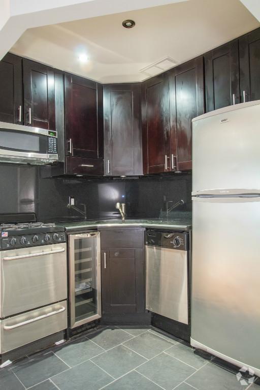 Building Photo - 145 E 26th St Unit 3B Rental
