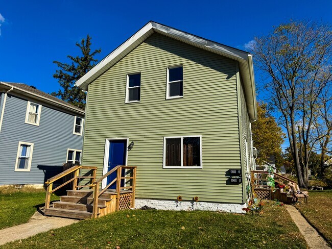 Photo - 820 Sherman Ave