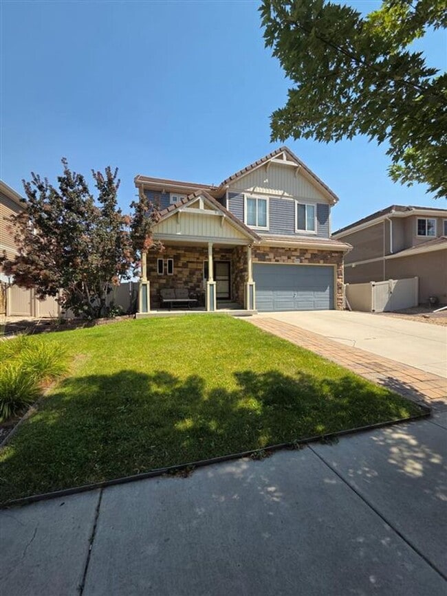 Building Photo - Pristine 3 bed/3bath Home in Johnstown!